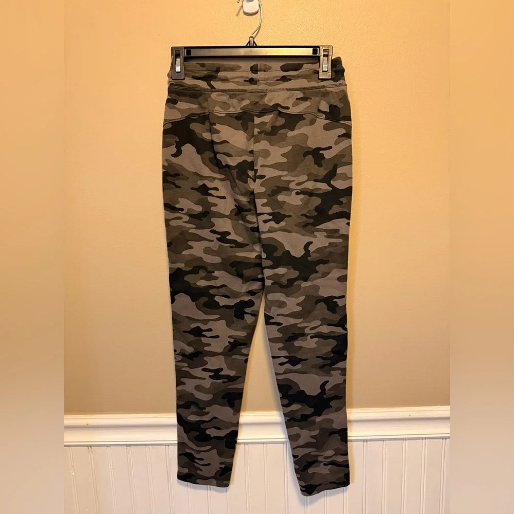 NWOT‎ GAP Gray Camouflage Joggers